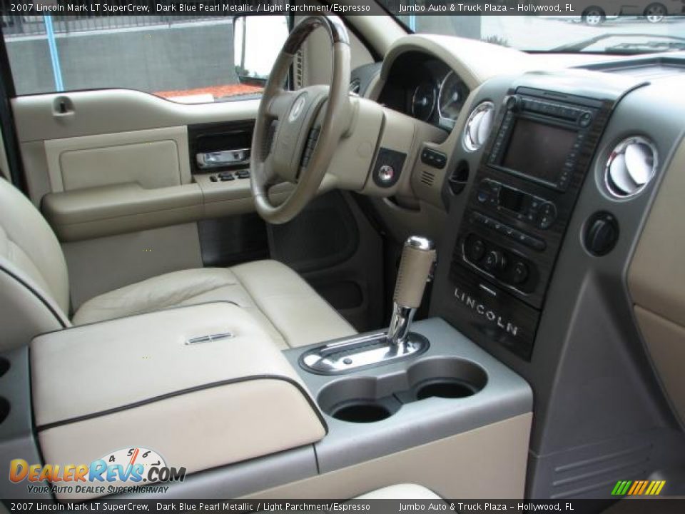 Light Parchment/Espresso Interior - 2007 Lincoln Mark LT SuperCrew Photo #14