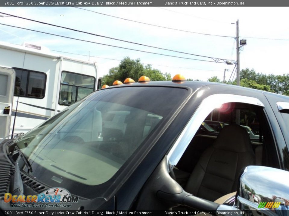 2001 Ford F350 Super Duty Lariat Crew Cab 4x4 Dually Black / Medium Parchment Photo #32