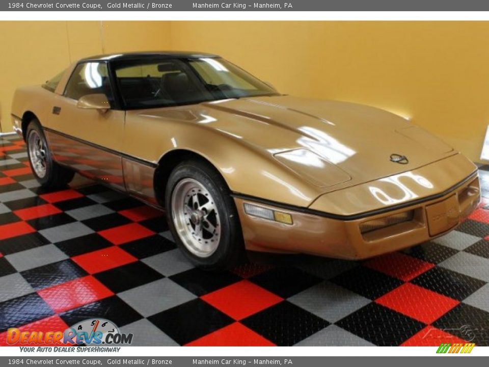 Front 3/4 View of 1984 Chevrolet Corvette Coupe Photo #1