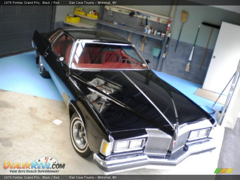 Black 1976 Pontiac Grand Prix  Photo #2