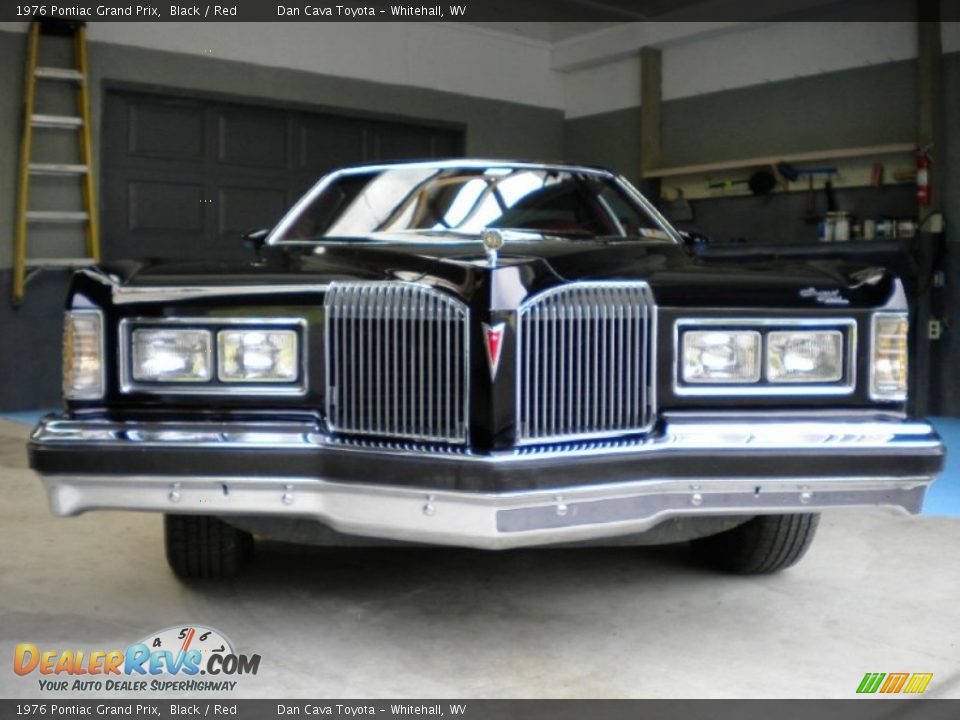 Black 1976 Pontiac Grand Prix  Photo #3