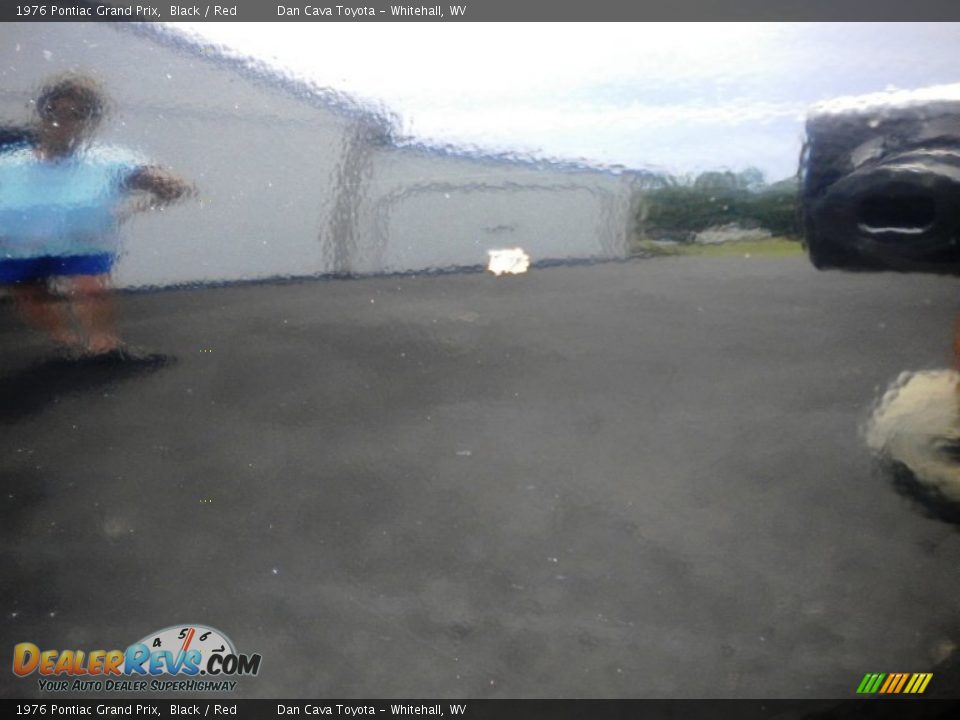 1976 Pontiac Grand Prix Black / Red Photo #9