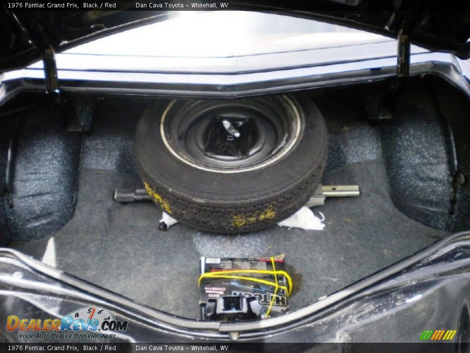 1976 Pontiac Grand Prix  Trunk Photo #14