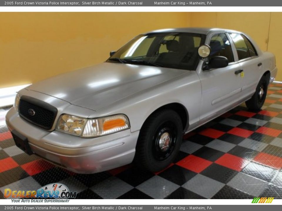 2005 Ford Crown Victoria Police Interceptor Silver Birch Metallic / Dark Charcoal Photo #2