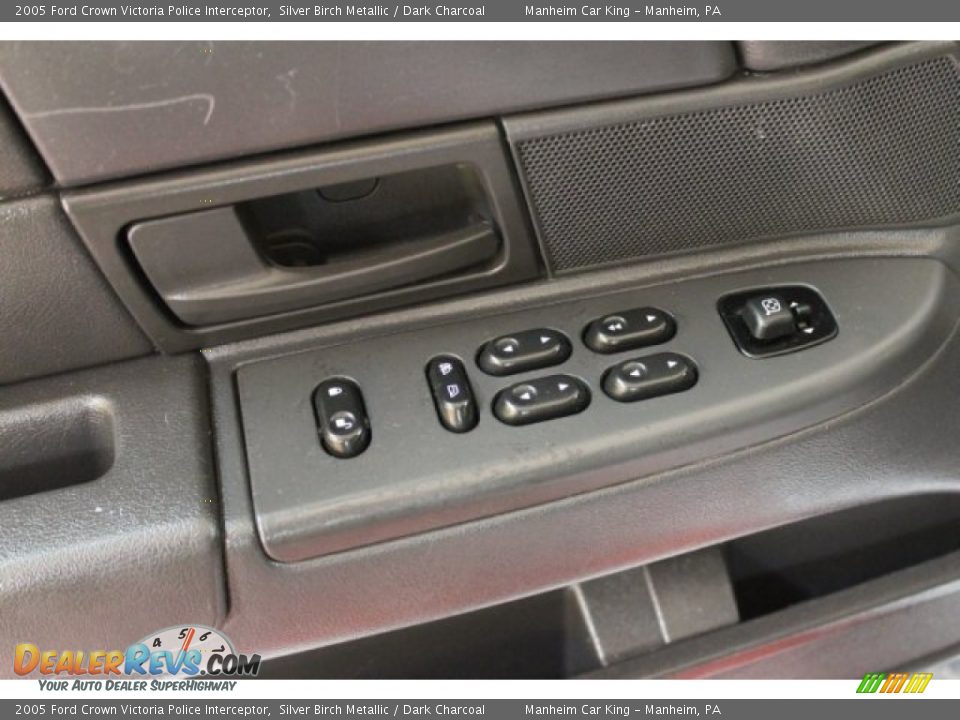 2005 Ford Crown Victoria Police Interceptor Silver Birch Metallic / Dark Charcoal Photo #9