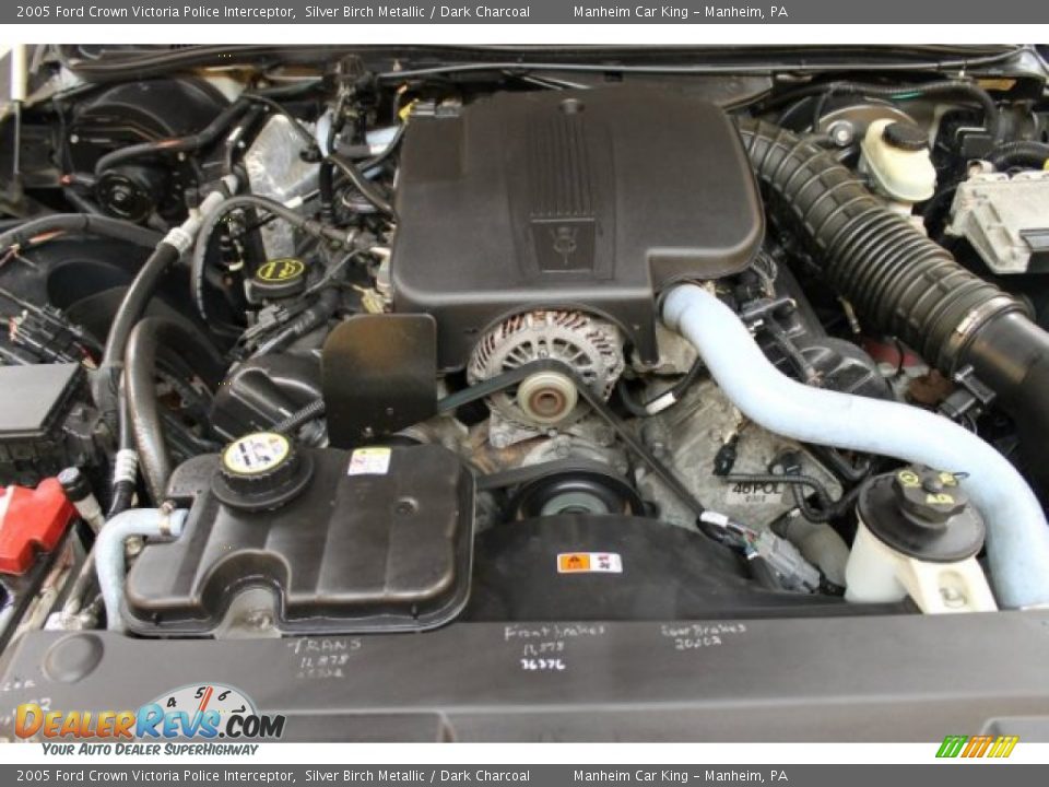 2005 Ford Crown Victoria Police Interceptor Silver Birch Metallic / Dark Charcoal Photo #16