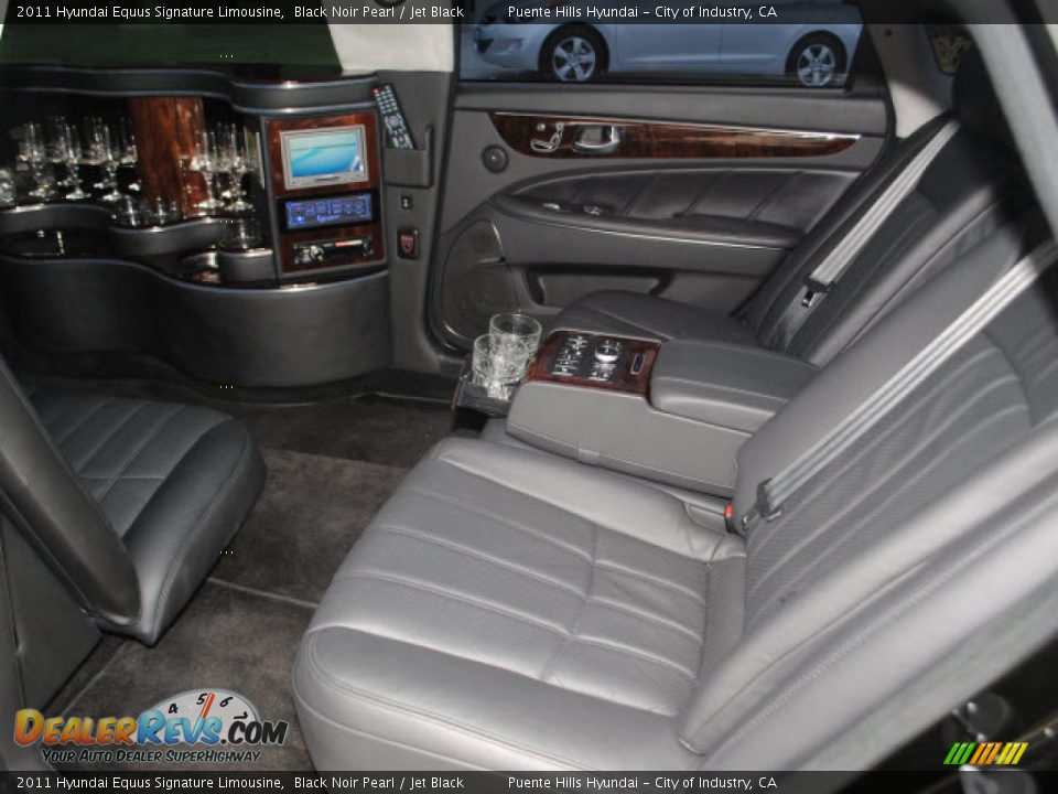 Jet Black Interior - 2011 Hyundai Equus Signature Limousine Photo #16