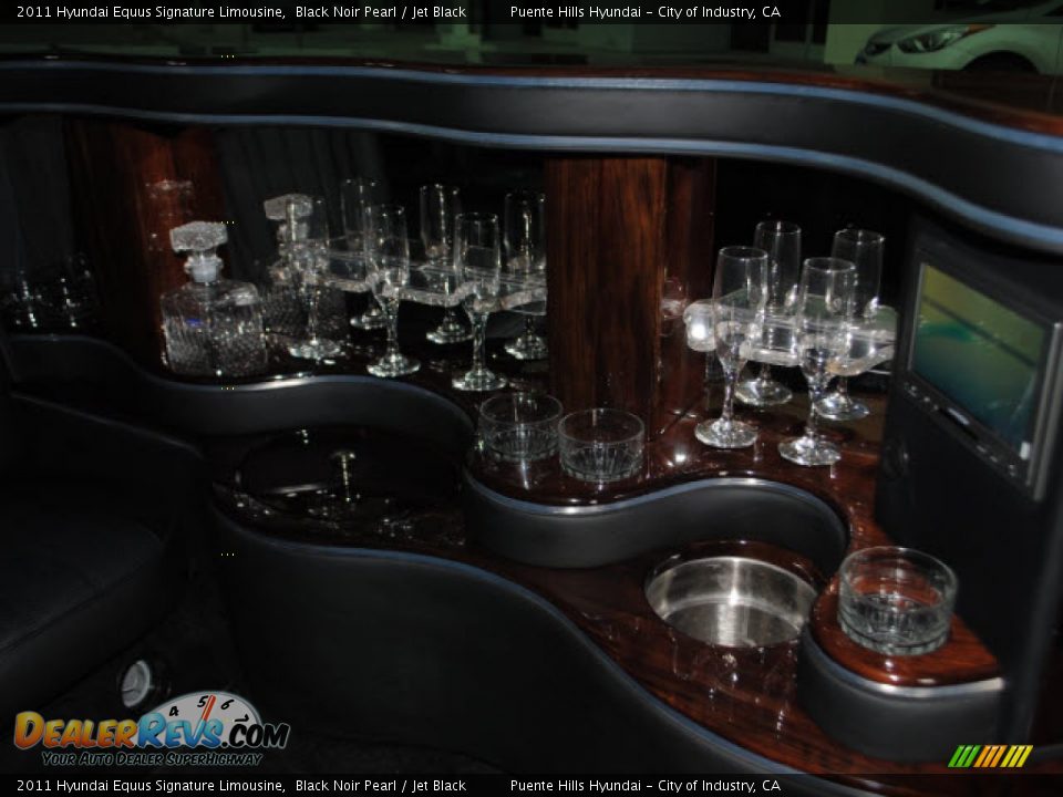 Jet Black Interior - 2011 Hyundai Equus Signature Limousine Photo #20