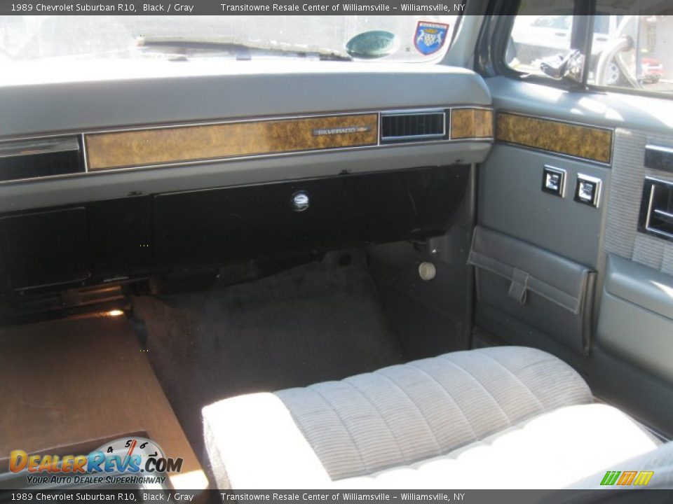 1989 Chevrolet Suburban R10 Black / Gray Photo #6