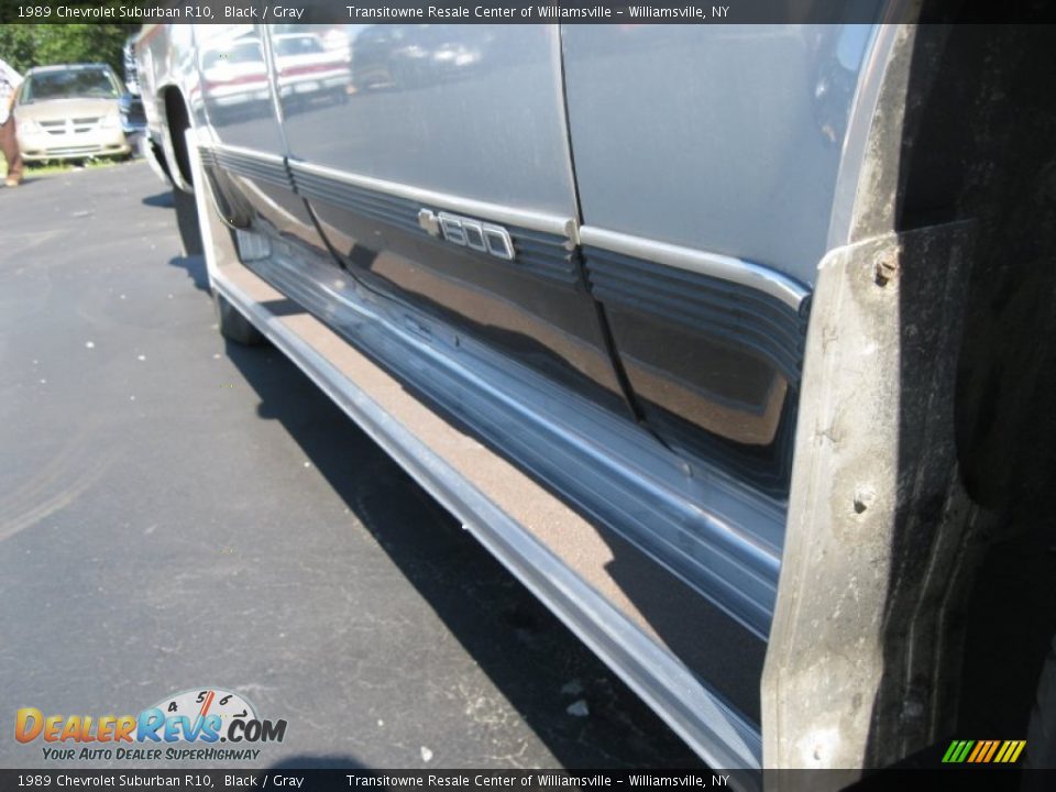 1989 Chevrolet Suburban R10 Black / Gray Photo #13