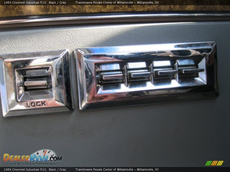1989 Chevrolet Suburban R10 Black / Gray Photo #21