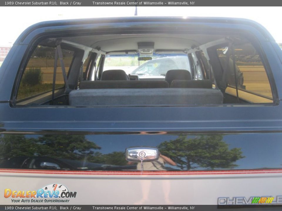 1989 Chevrolet Suburban R10 Black / Gray Photo #24