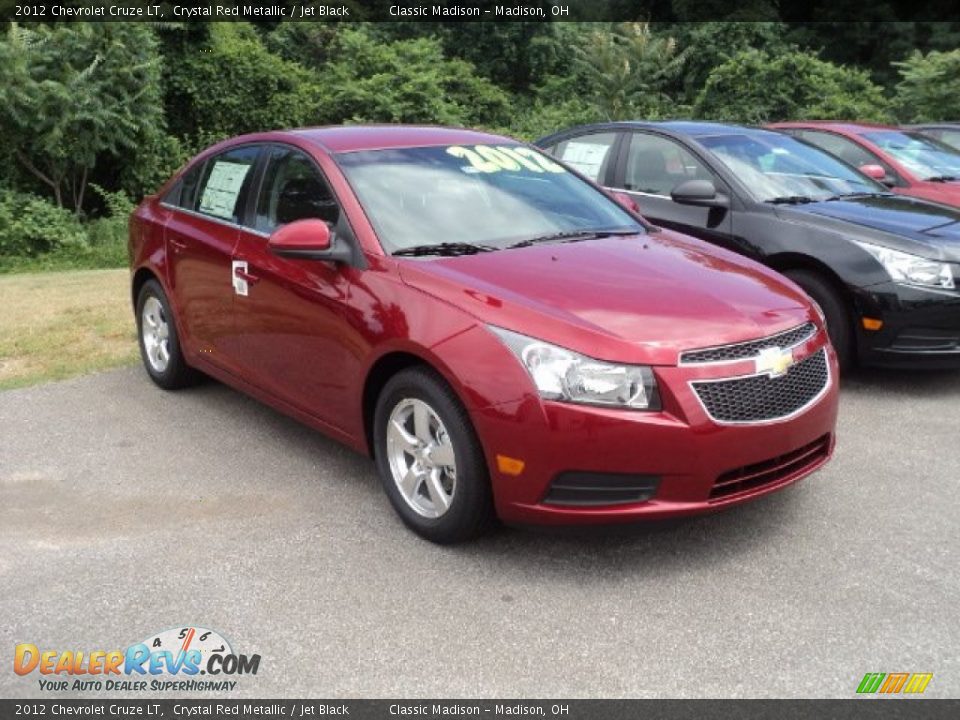 Front 3/4 View of 2012 Chevrolet Cruze LT Photo #3