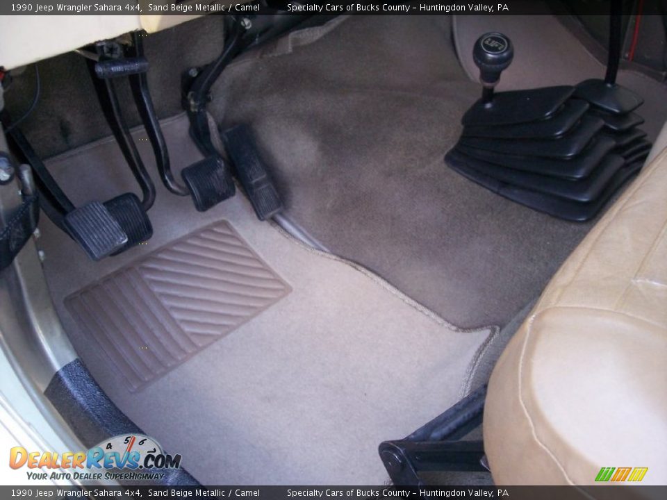 1990 Jeep Wrangler Sahara 4x4 Sand Beige Metallic / Camel Photo #35