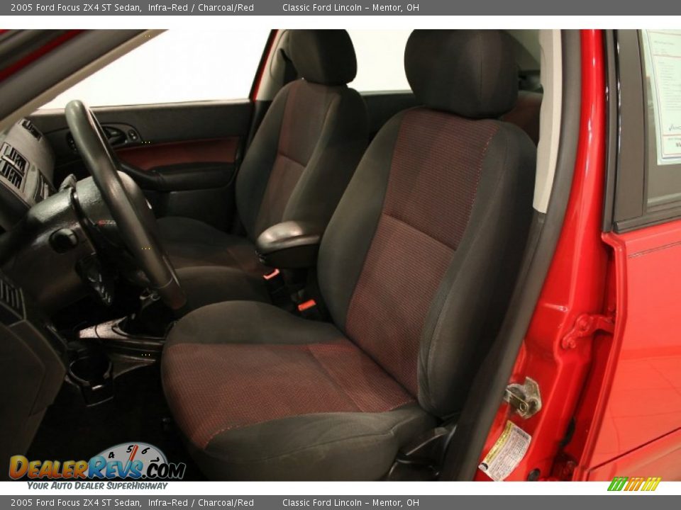 Charcoal/Red Interior - 2005 Ford Focus ZX4 ST Sedan Photo #9