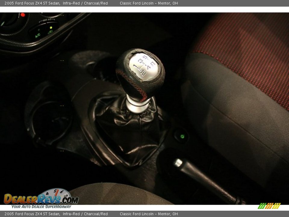 2005 Ford Focus ZX4 ST Sedan Shifter Photo #14