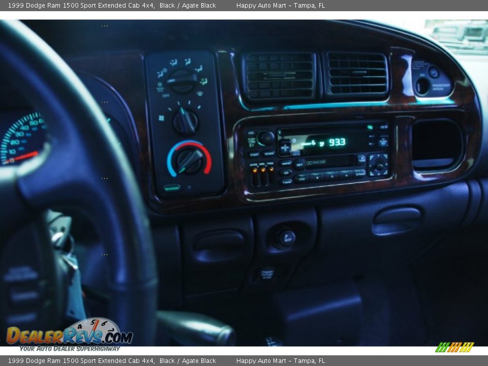 1999 Dodge Ram 1500 Sport Extended Cab 4x4 Black / Agate Black Photo #24