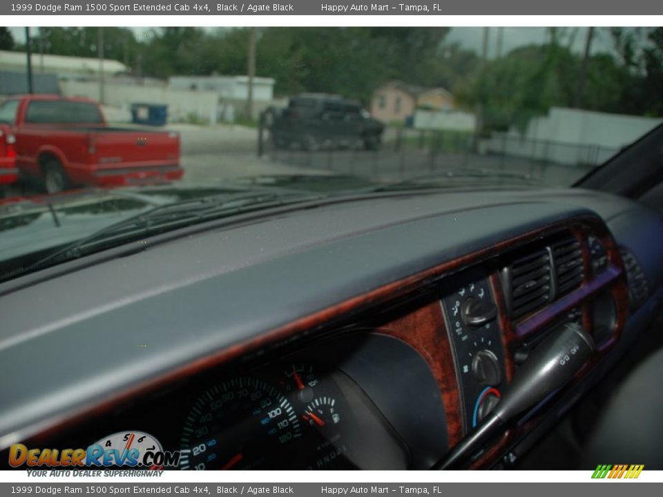 1999 Dodge Ram 1500 Sport Extended Cab 4x4 Black / Agate Black Photo #26