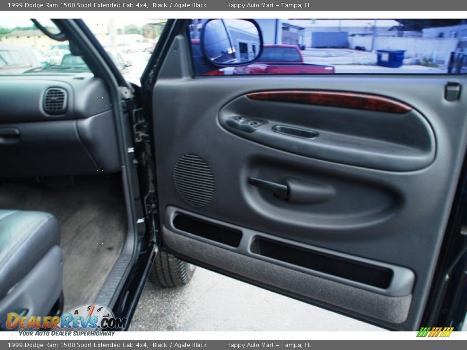 1999 Dodge Ram 1500 Sport Extended Cab 4x4 Black / Agate Black Photo #29