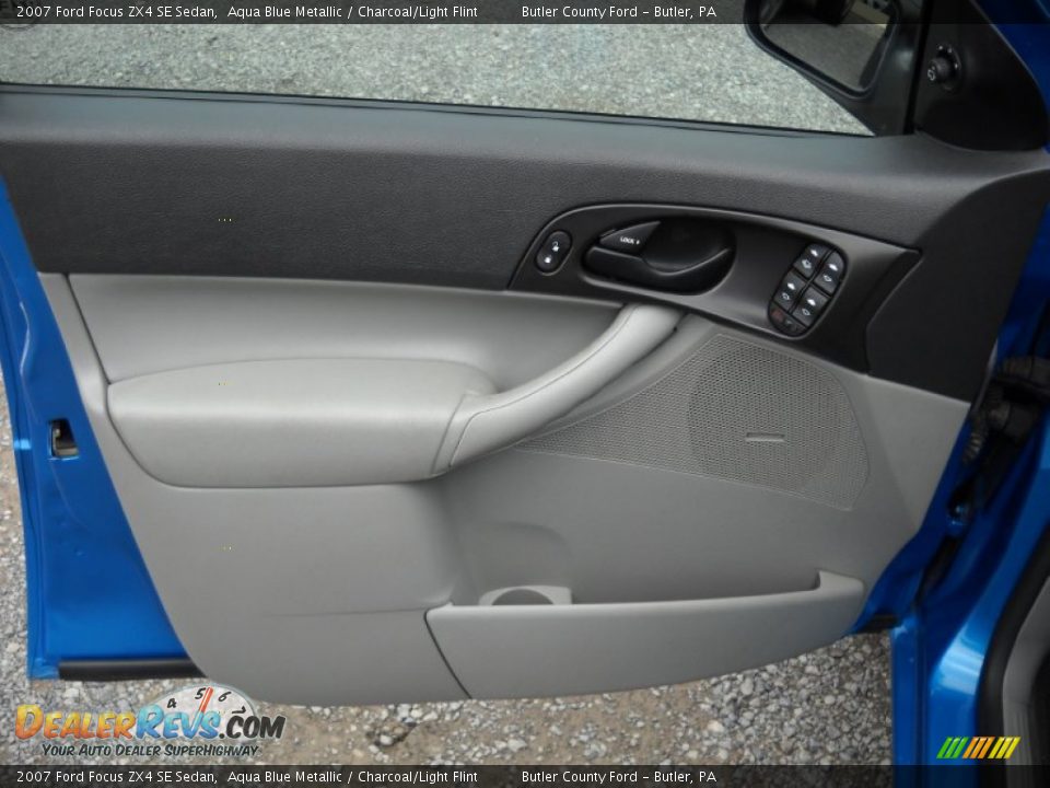 2007 Ford Focus ZX4 SE Sedan Aqua Blue Metallic / Charcoal/Light Flint Photo #4