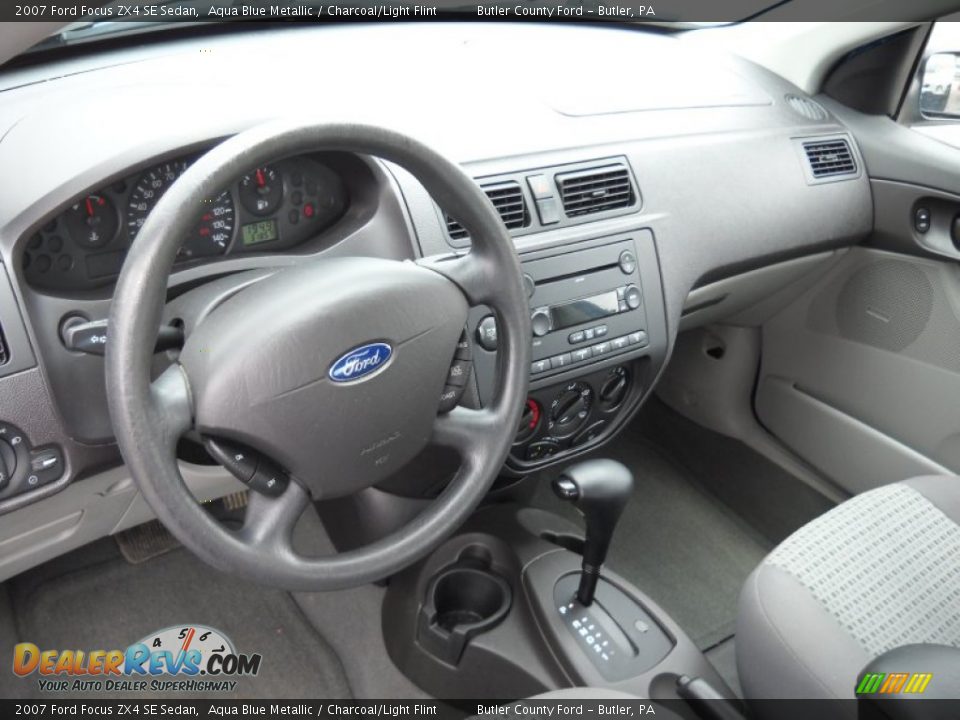 2007 Ford Focus ZX4 SE Sedan Aqua Blue Metallic / Charcoal/Light Flint Photo #5