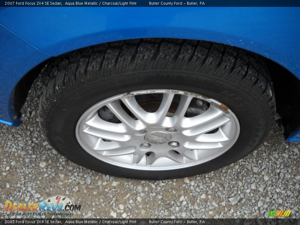 2007 Ford Focus ZX4 SE Sedan Aqua Blue Metallic / Charcoal/Light Flint Photo #14