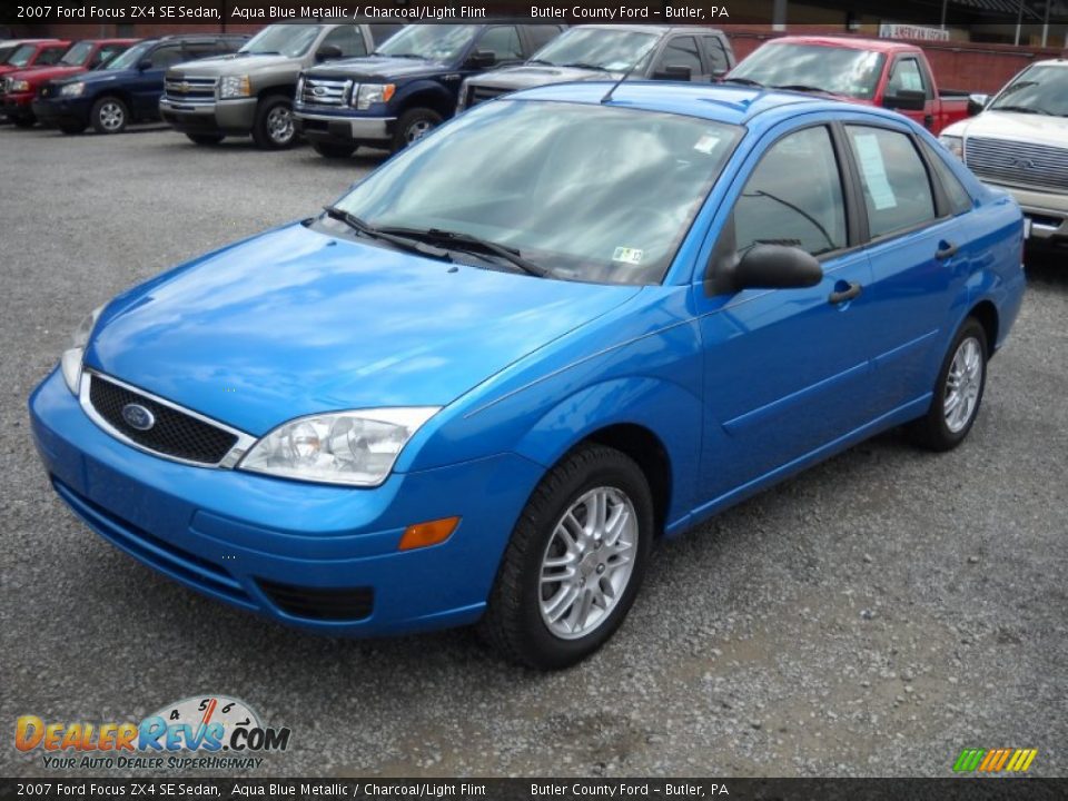 2007 Ford Focus ZX4 SE Sedan Aqua Blue Metallic / Charcoal/Light Flint Photo #16