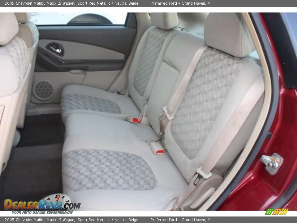 Neutral Beige Interior - 2005 Chevrolet Malibu Maxx LS Wagon Photo #17
