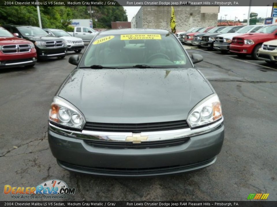 2004 Chevrolet Malibu LS V6 Sedan Medium Gray Metallic / Gray Photo #8