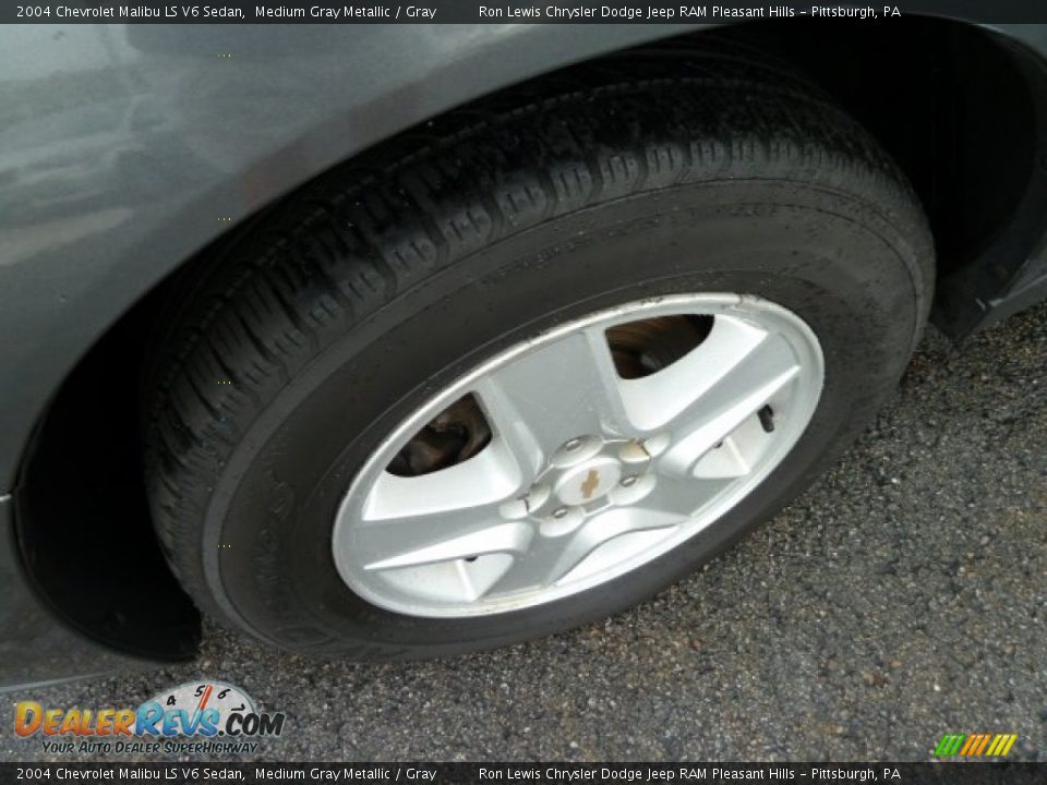 2004 Chevrolet Malibu LS V6 Sedan Medium Gray Metallic / Gray Photo #9