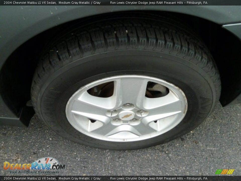 2004 Chevrolet Malibu LS V6 Sedan Medium Gray Metallic / Gray Photo #10