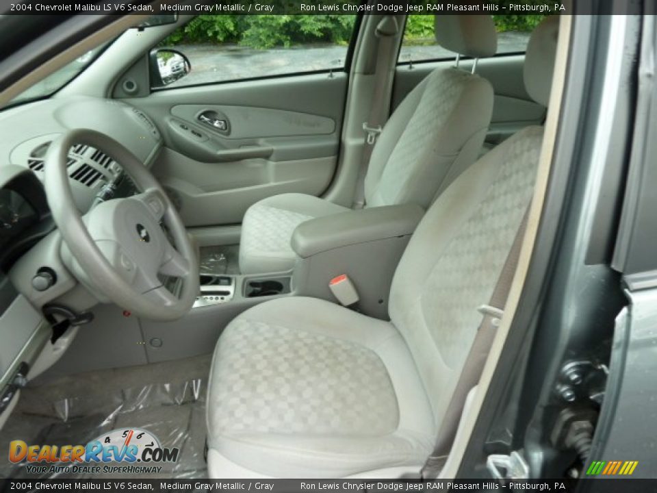2004 Chevrolet Malibu LS V6 Sedan Medium Gray Metallic / Gray Photo #18