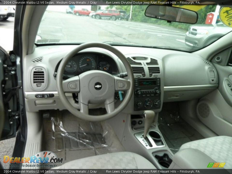 2004 Chevrolet Malibu LS V6 Sedan Medium Gray Metallic / Gray Photo #20