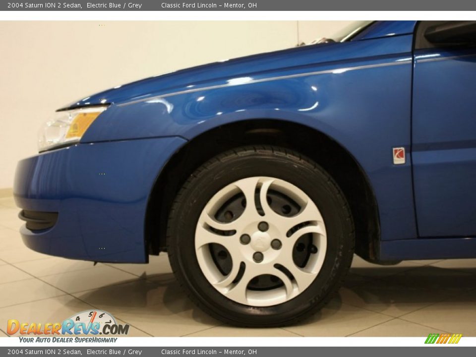2004 Saturn ION 2 Sedan Electric Blue / Grey Photo #15