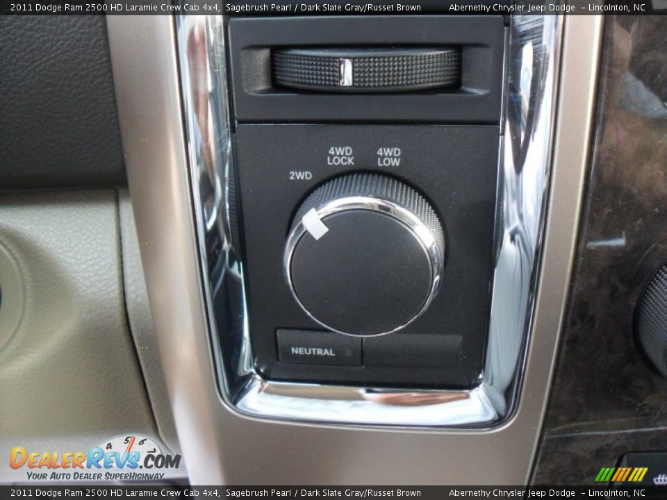 2011 Dodge Ram 2500 HD Laramie Crew Cab 4x4 Sagebrush Pearl / Dark Slate Gray/Russet Brown Photo #13