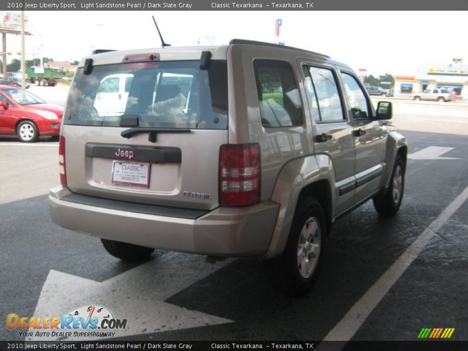 2010 Jeep Liberty Sport Light Sandstone Pearl / Dark Slate Gray Photo #5
