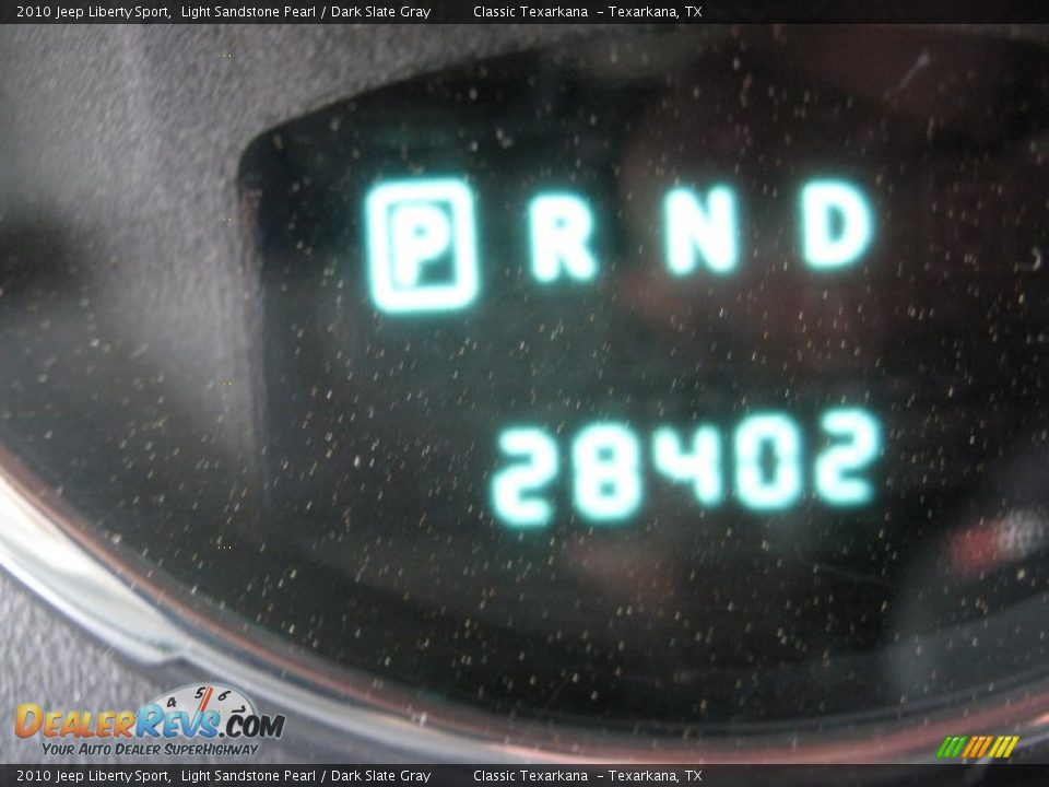 2010 Jeep Liberty Sport Light Sandstone Pearl / Dark Slate Gray Photo #11