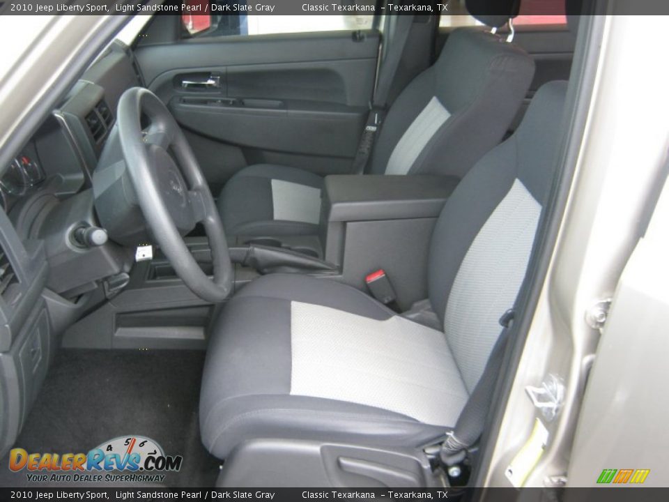 2010 Jeep Liberty Sport Light Sandstone Pearl / Dark Slate Gray Photo #13