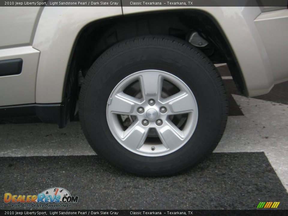 2010 Jeep Liberty Sport Light Sandstone Pearl / Dark Slate Gray Photo #20