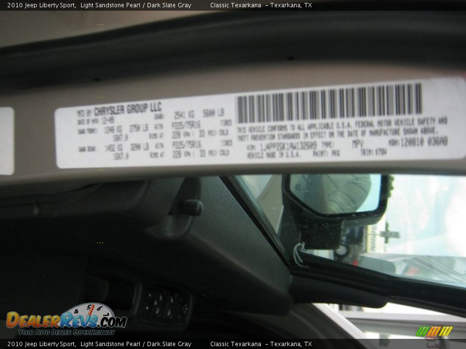 2010 Jeep Liberty Sport Light Sandstone Pearl / Dark Slate Gray Photo #25