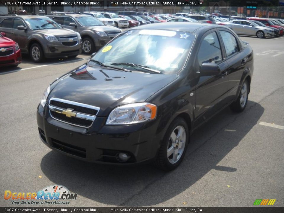 Front 3/4 View of 2007 Chevrolet Aveo LT Sedan Photo #7
