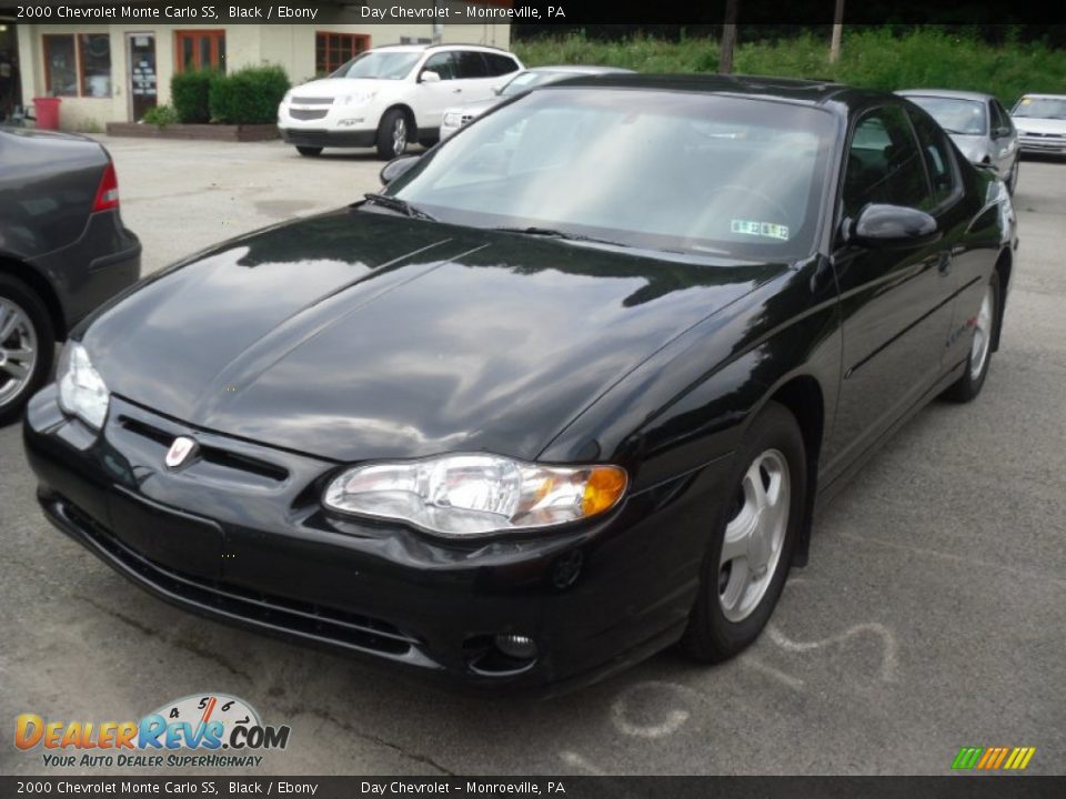 Front 3/4 View of 2000 Chevrolet Monte Carlo SS Photo #2