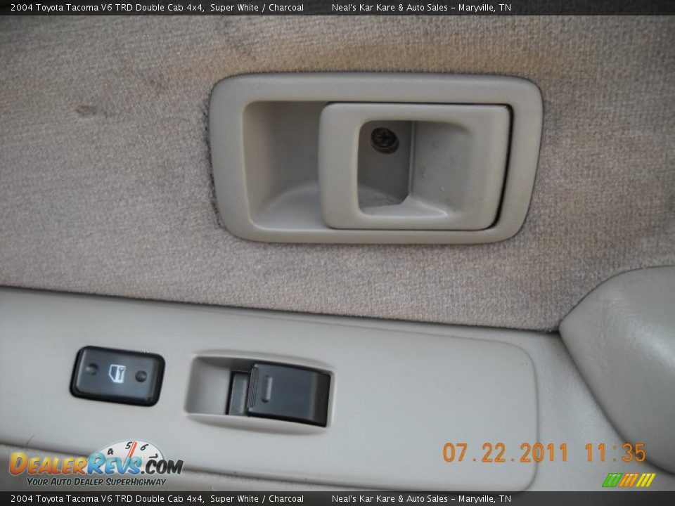 2004 Toyota Tacoma V6 TRD Double Cab 4x4 Super White / Charcoal Photo #25