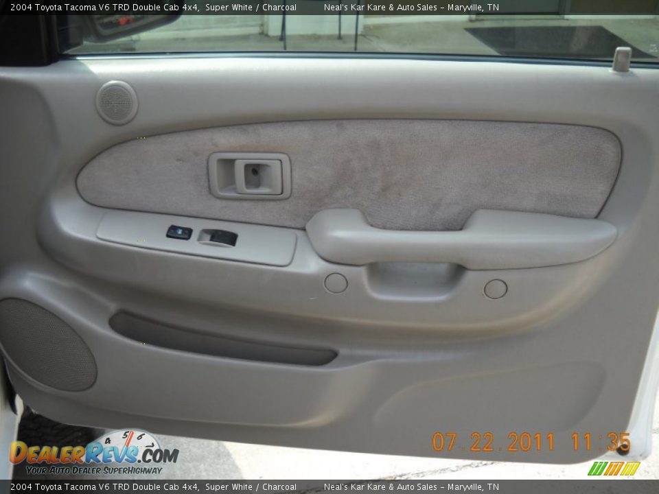 2004 Toyota Tacoma V6 TRD Double Cab 4x4 Super White / Charcoal Photo #26