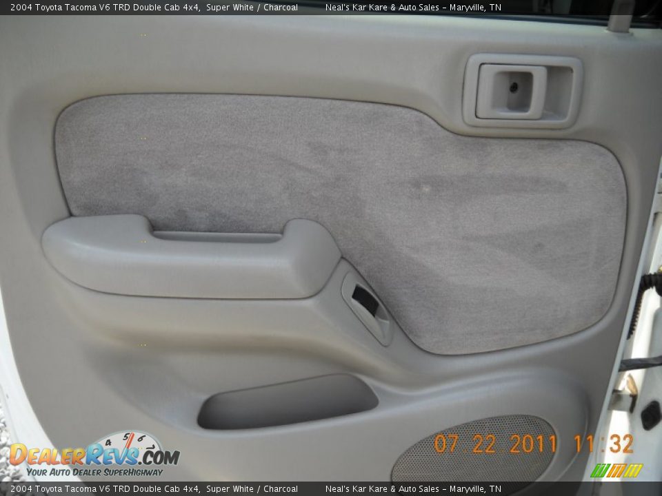 2004 Toyota Tacoma V6 TRD Double Cab 4x4 Super White / Charcoal Photo #28