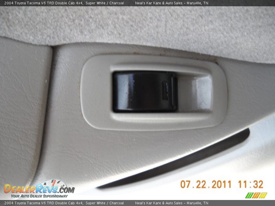 2004 Toyota Tacoma V6 TRD Double Cab 4x4 Super White / Charcoal Photo #29