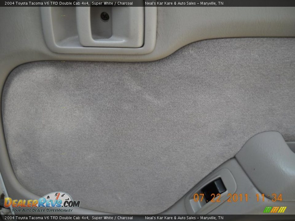 2004 Toyota Tacoma V6 TRD Double Cab 4x4 Super White / Charcoal Photo #30