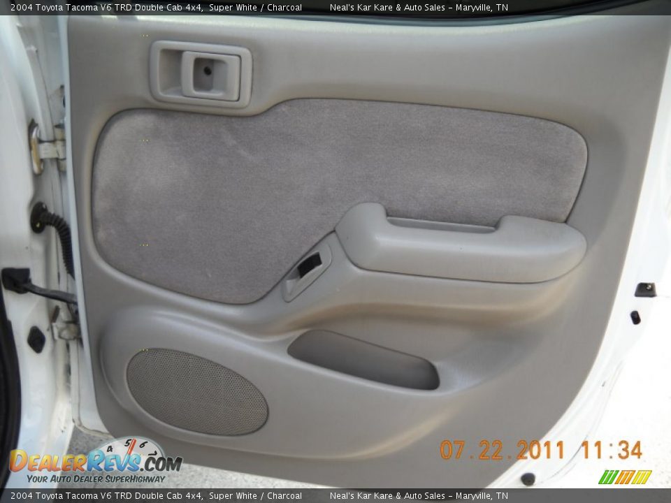 2004 Toyota Tacoma V6 TRD Double Cab 4x4 Super White / Charcoal Photo #31