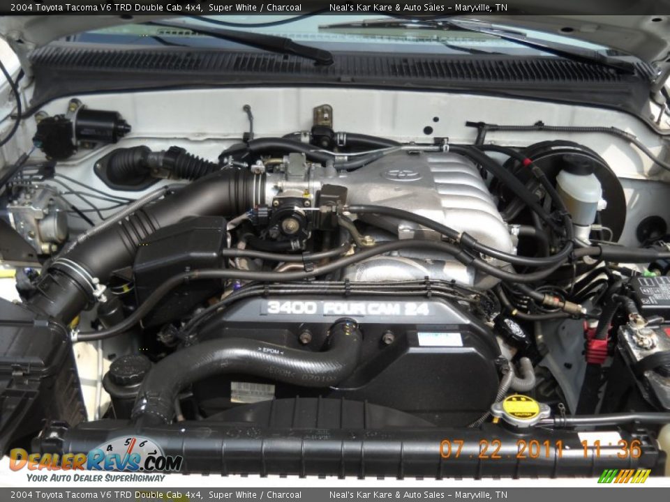 2004 Toyota Tacoma V6 TRD Double Cab 4x4 Super White / Charcoal Photo #34