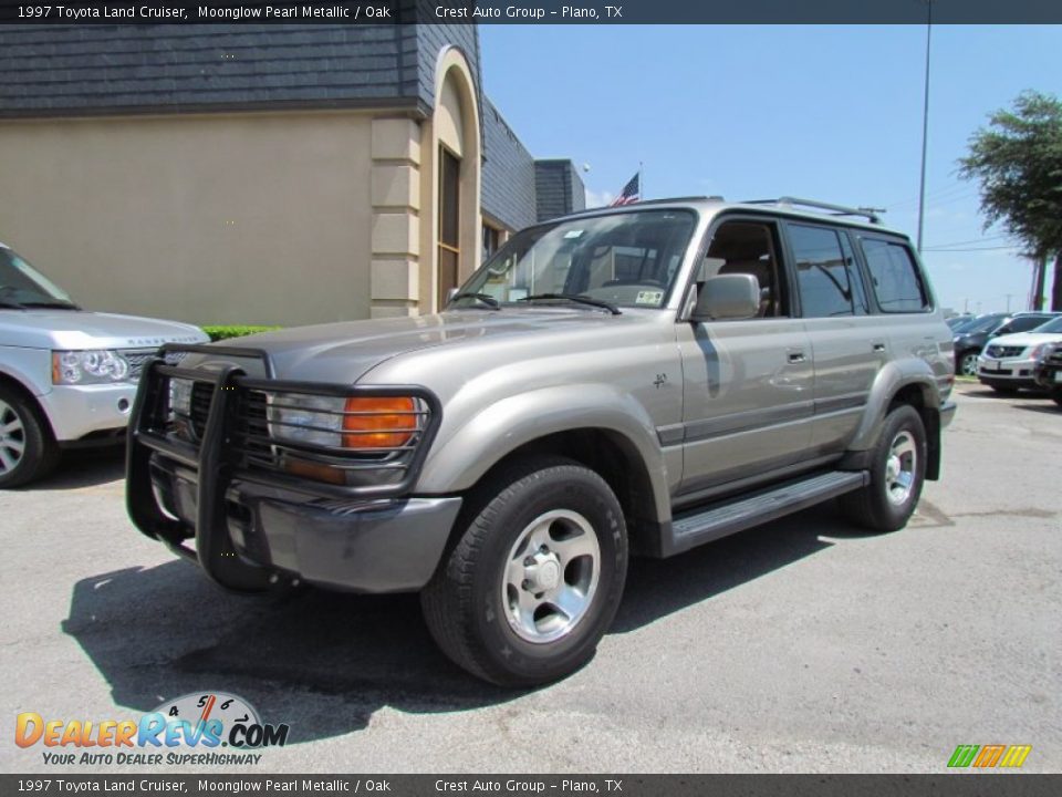 Front 3/4 View of 1997 Toyota Land Cruiser  Photo #7